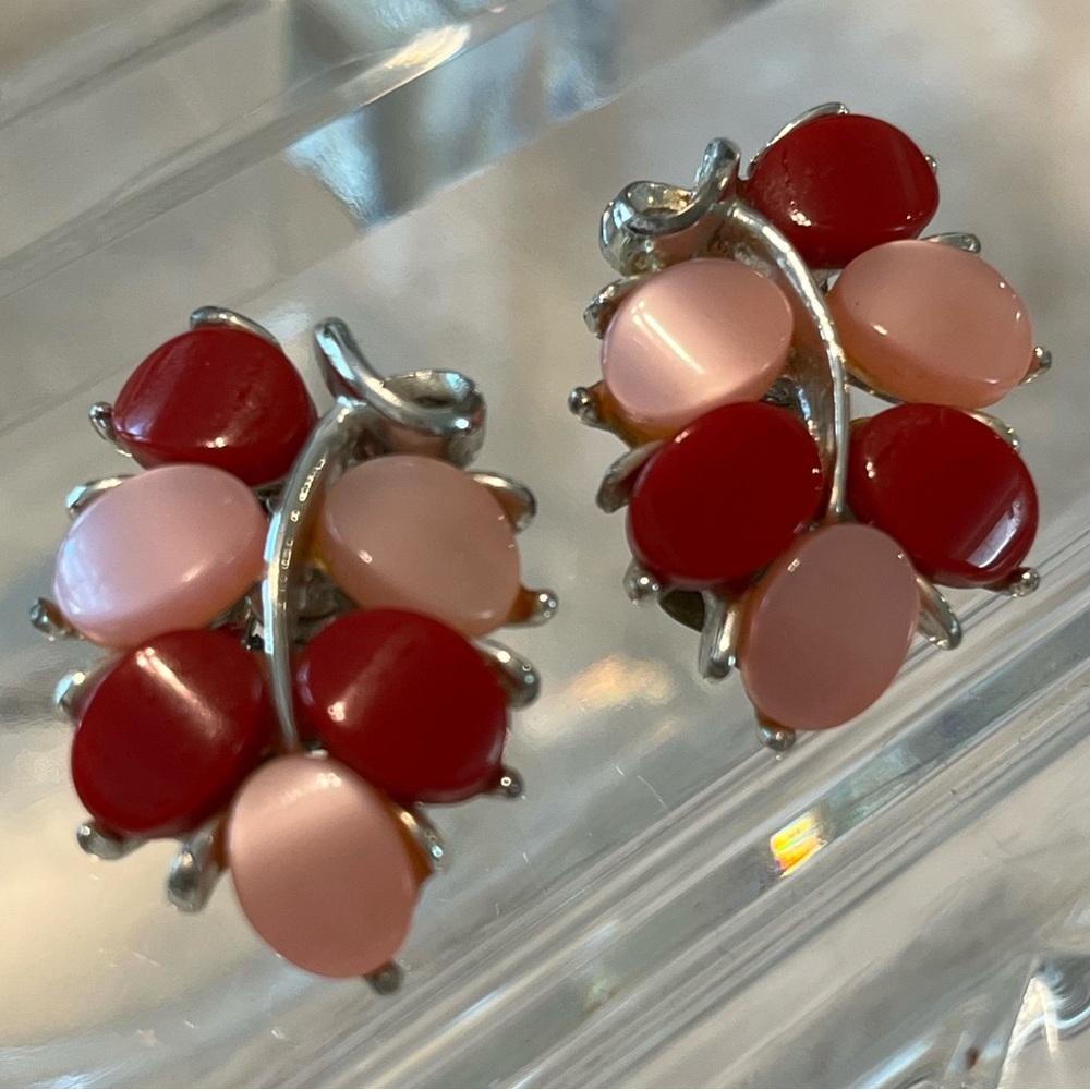 Vintage red and pink tear drop clip on earrings